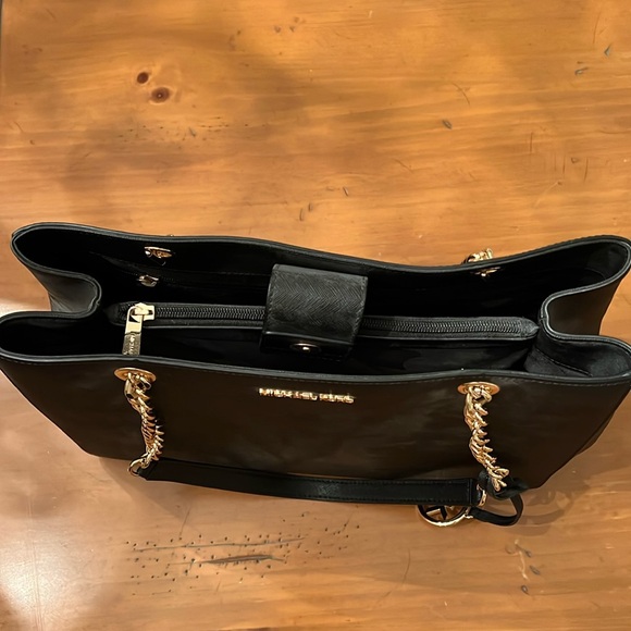 Michael Kors “Teagen Large Tote/Shoulder Bag” (Black Leather) - Picture 2 of 7